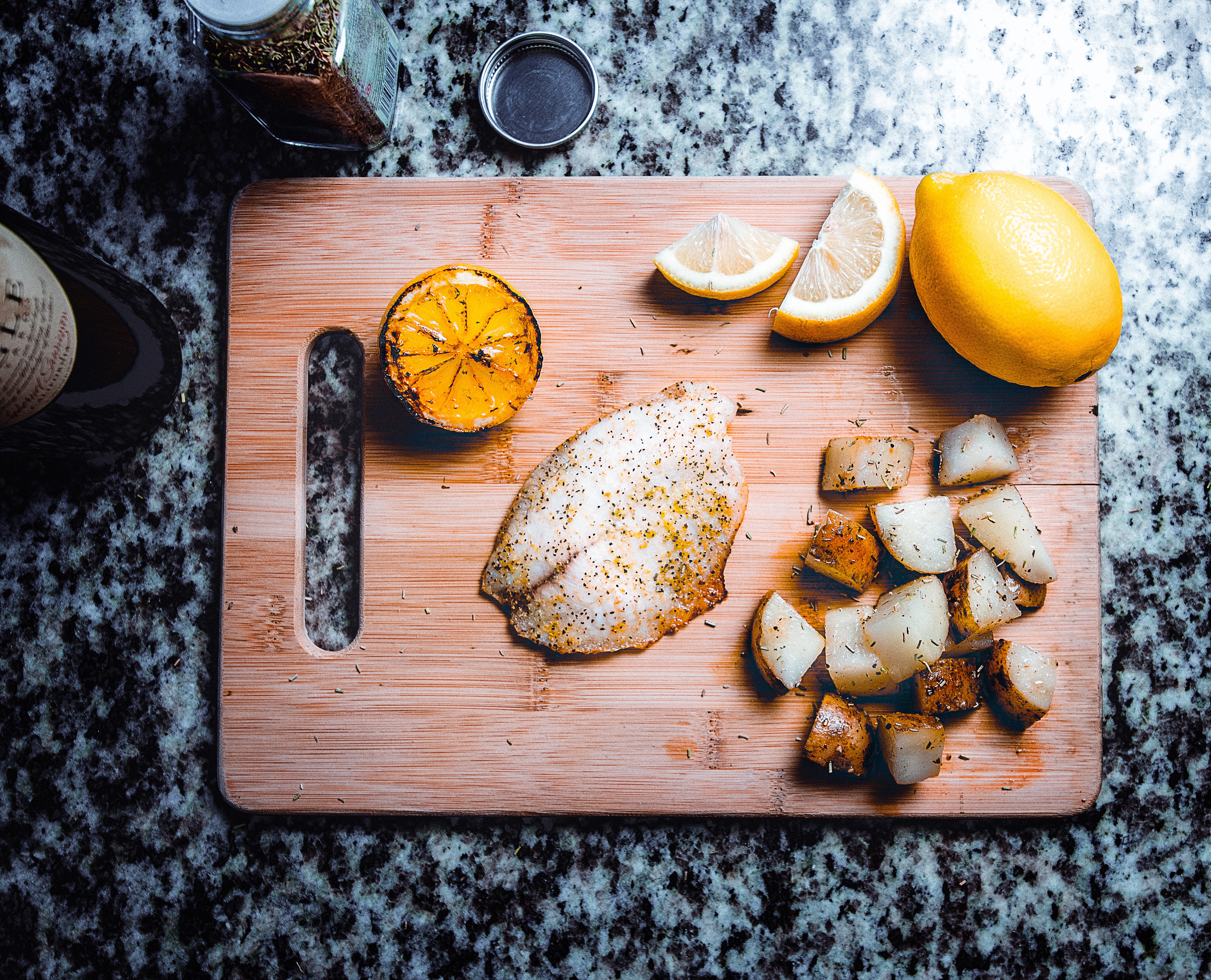 Filets de Tilapia gremolata (persillade italienne) cuits au four