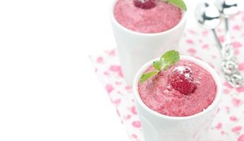 Mousse au gâteau au fromage et framboises