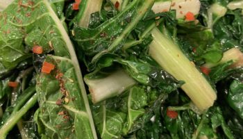 Braised swiss chard with garlic and balsamic vinegar