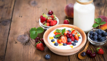 Fresh Berry Fruit Salad with Yogurt Cream