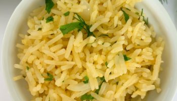 Riz basmati aux oignons doux et aux  herbes d’été