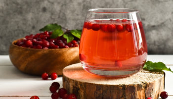 Cranberry Juice: How to Carefully Assess its Potassium and Sugar Content 
