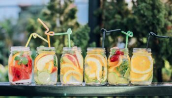 Conseils pour vous aider à contrôler les liquides et la soif : boissons estivales rafraîchissantes 