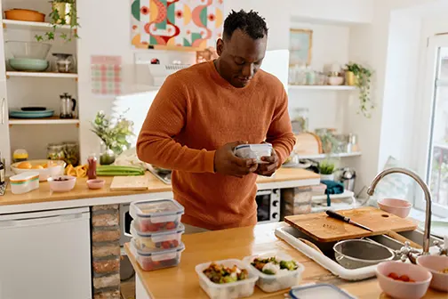 Man doing meal prep