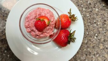 Strawberry Overnight Oats