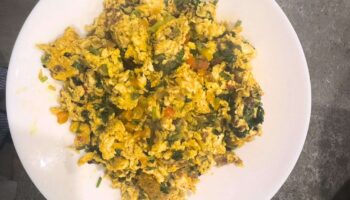 Khageena (Pakistani Scrambled Eggs) 